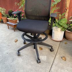 HON office chair with extended height & foot ring. Firm on Price. 
