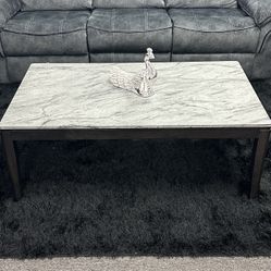 FURNITURE SALE 🎉Modern, Rectangular Coffee Table With Minimalist Design🎊