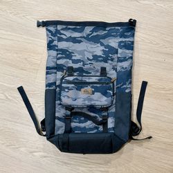 Quiksilver Waterproof Roll-Top Backpack / Dry Bag – Camo