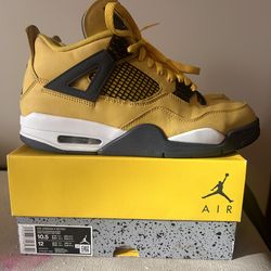Air Jordan 4 Lightning