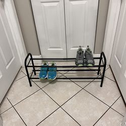 Brand New Shoe Rack Organizer / Expandable Up To 8 Pairs ( Pending For Pick Up )