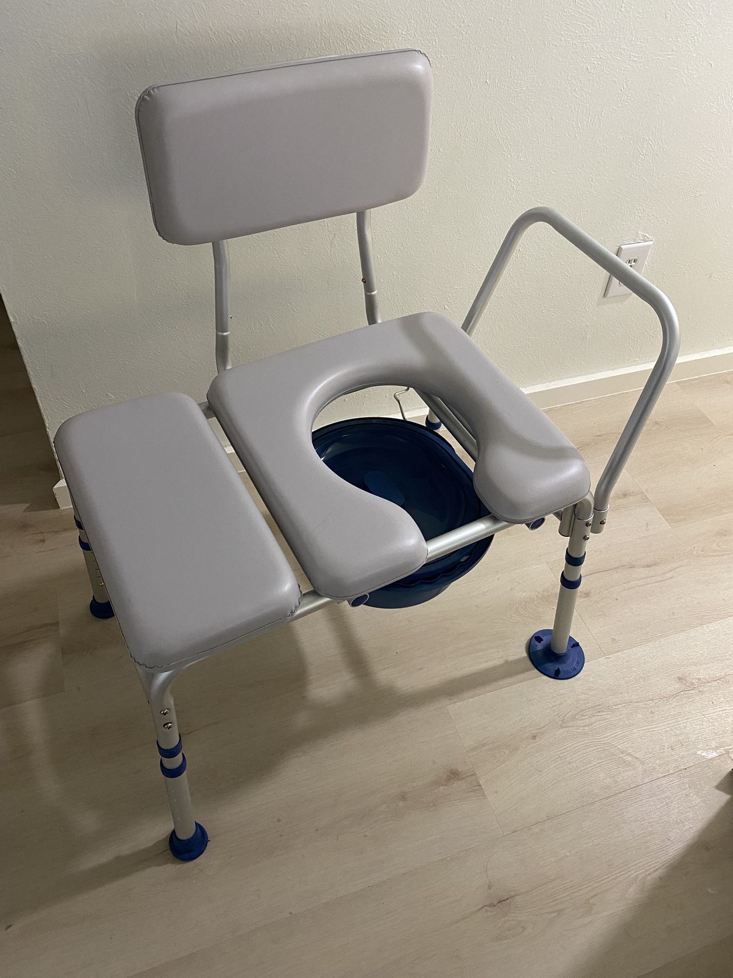 Bedside commode with Shower Transfer By GREENCHIEF