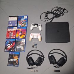 PS4 Bundle w/ 7 Games, 2 Controllers, 2 Headsets
