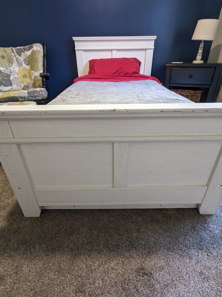 FREE Twin Bed With Trundle 