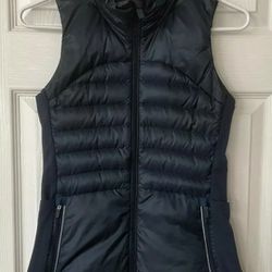Lululemon Down For A Run Puffer Vest II Excellent Condition *Navy Blue Size 2