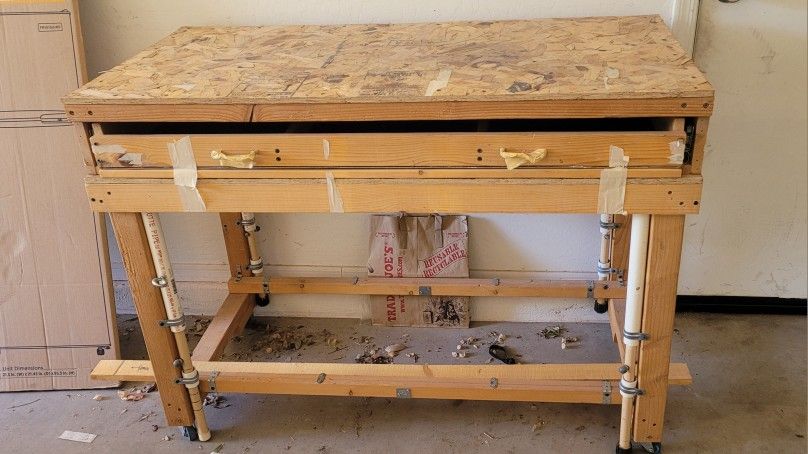 Wooden Work Bench With Drawer