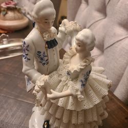 Vintage  Lace  Statue