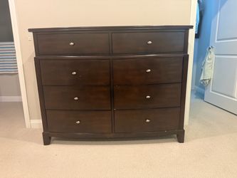 Dark Wood 8-Drawer Dresser / Chest