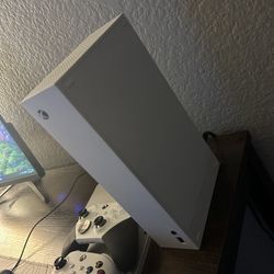 Xbox Series S With 2 Controllers And One Elite Controller 