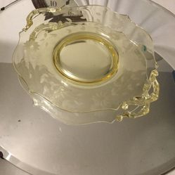 BEAUTIFUL VINTAGE ETCHED SERVING PLATE🌼