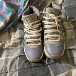 jordan 11, color cool grey, size 5, usd