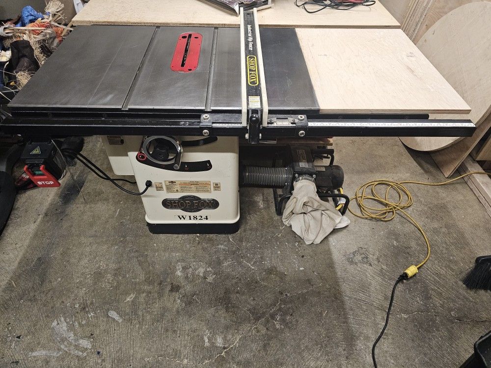 10" Shop Fox Cabinet Table Saw