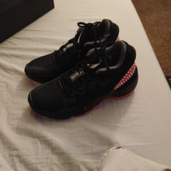 Venom Shoes Size 5y