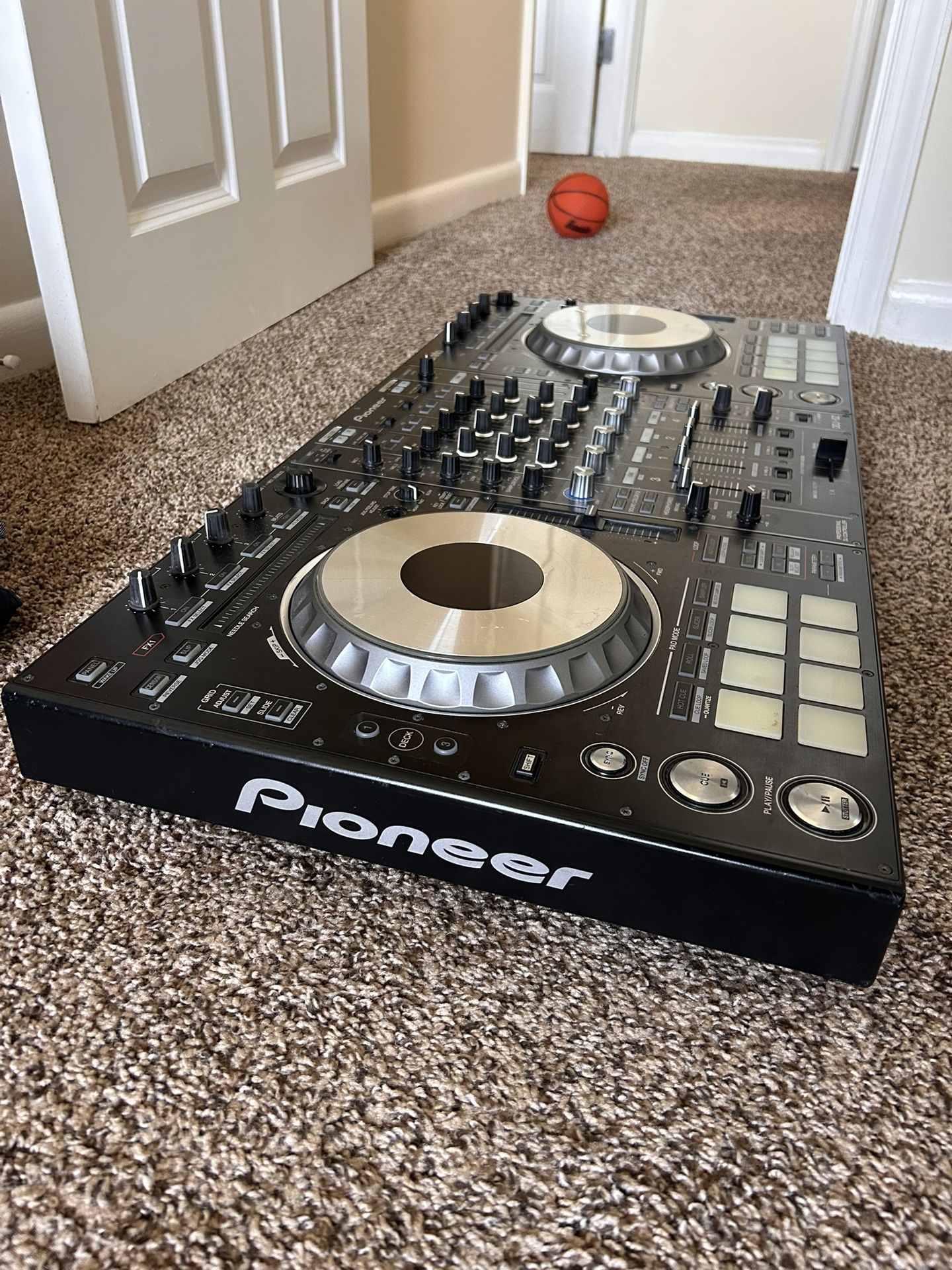 THE PIONEER DDJ - SZ
