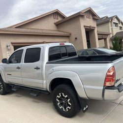 Toyota Tacoma Pre runner SR5 V6