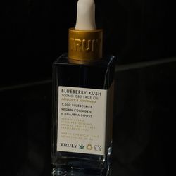 Truly Blueberry Face Oil Never Used Brand New 