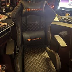 Cougar gaming chair like new