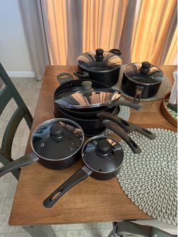 8 Piece Cookware Set