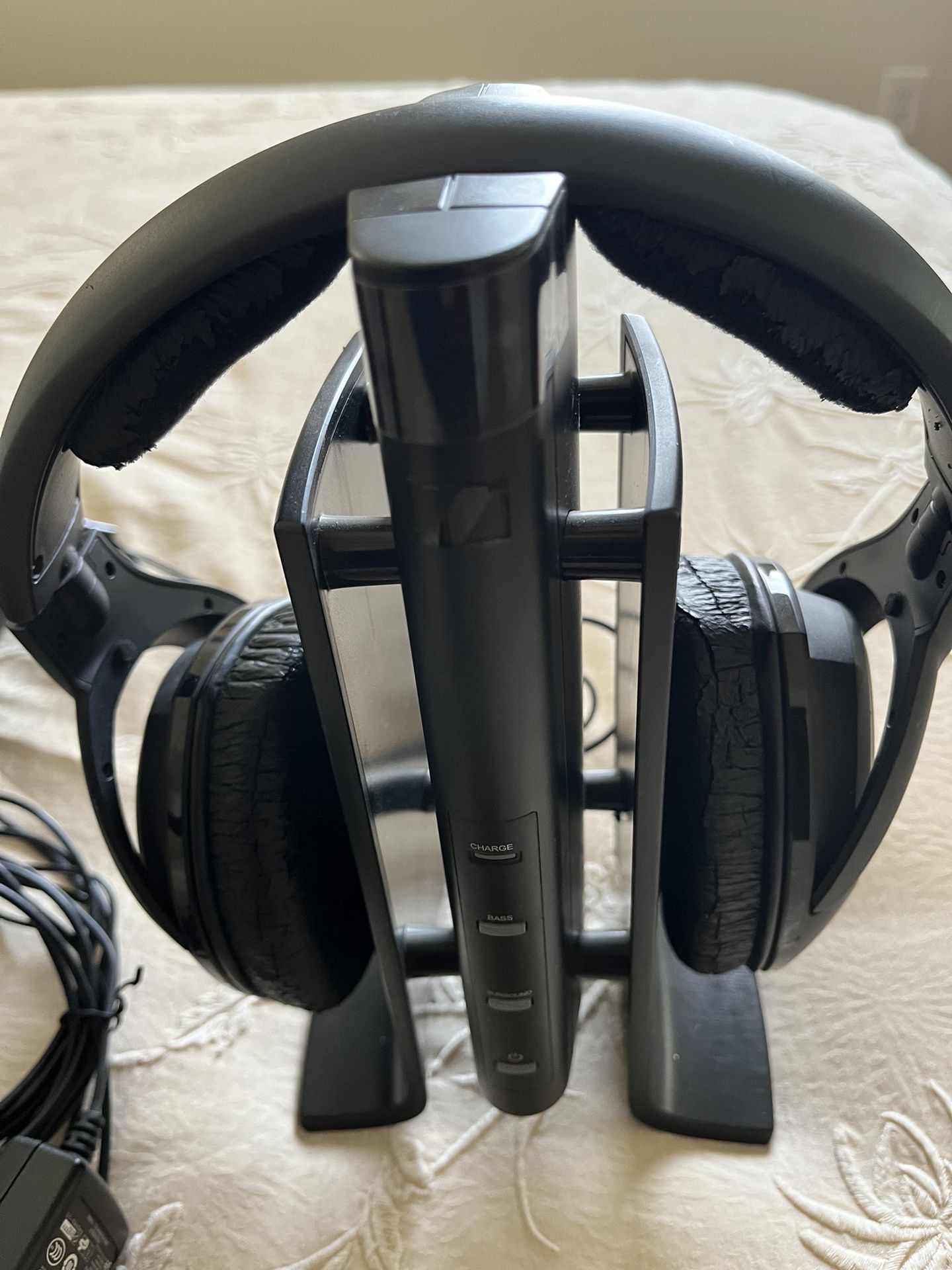 Digital Wireless Surround Sound Headphones Digital Optical Audio And Power Cables