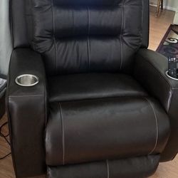 LEATHER RECLINER 
