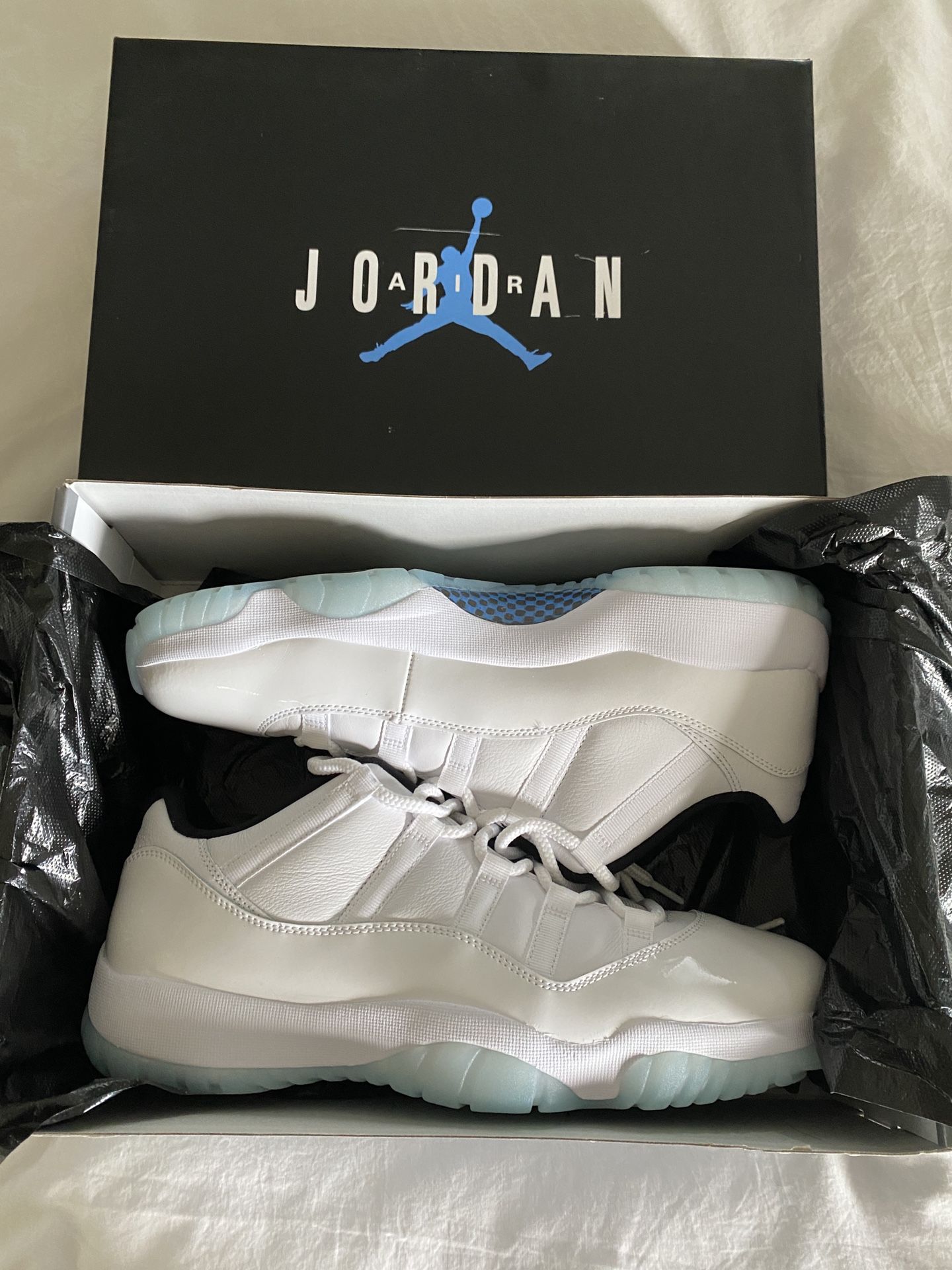 Jordan 11 Retro Low - Size 13