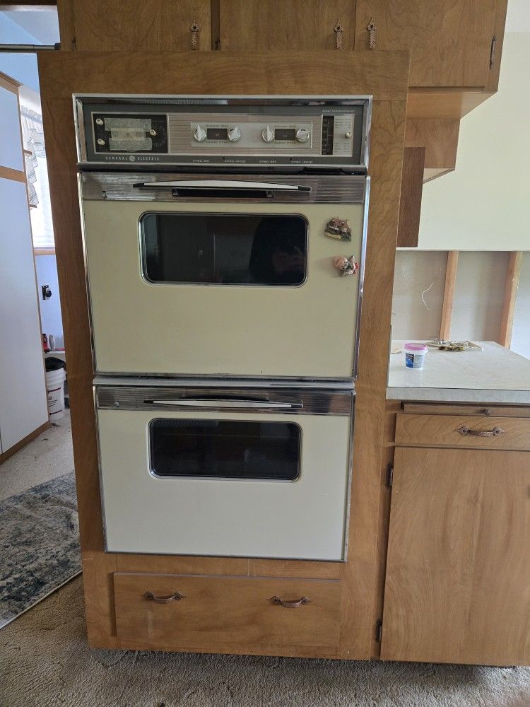 Mid-century Oven