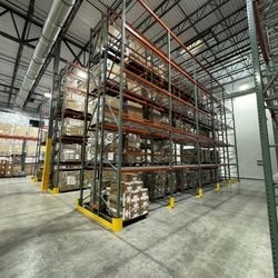 Industrial Warehouse Pallet Racking Teardrop Shelving Pallet Racks Forklifts Wire Decks Beams Uprights Wire Mesh