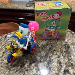 Vintage Tin Litho Donald Duck Mechanical WindupTricycle W/Box