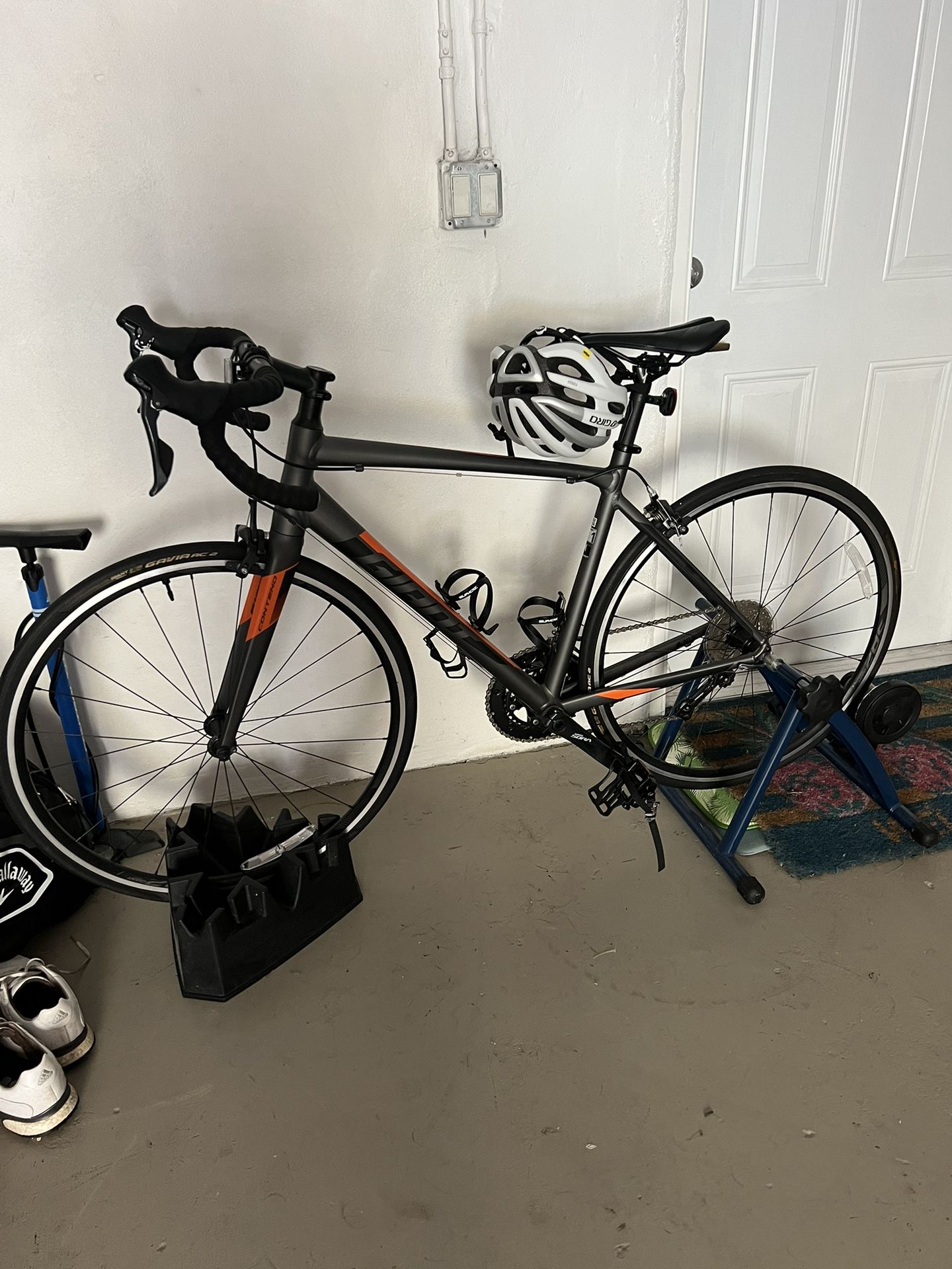 Giant Contend 1 2019 (Less Than 40 Miles Ridden)