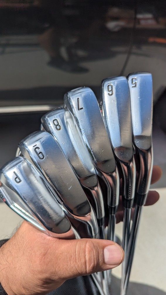 Super Clean Set Of Strixon Zx5 Irons 5-PW