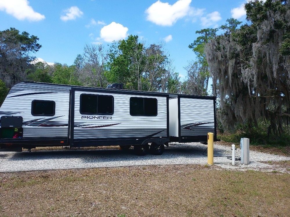 2021 Heartland pioneer 35ft
