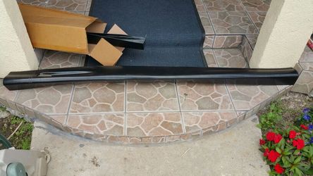 Side skirts spoilers