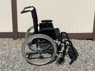 Drive Medical Cougar ultra-lightweight,highly adjustable manual rehab wheelchair