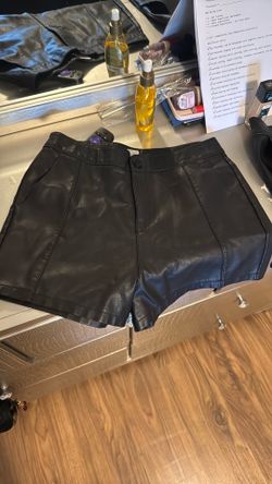 LEATHER SHORTS