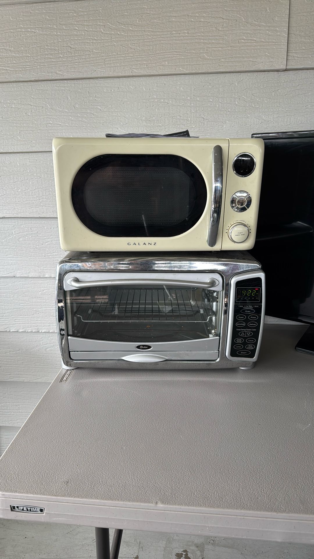 Toaster Oven And Microwave