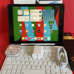 Apple IPad 8th Generation (10.2” Retina /Latest IOS 18/ 2020 model) 32GB with stylus pen, keyboard & Accessories 