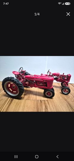 Franklin Mint McCormick FARMALL Model H & Model A Diecast Tractors 1:12 Scale