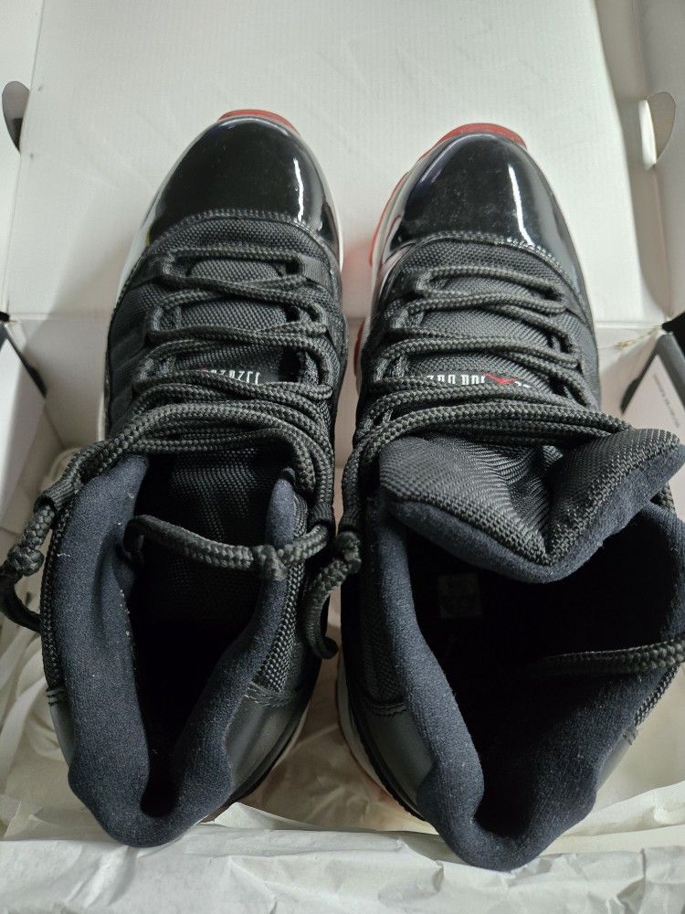 Jordan 11 Retro 9.5 size  High Playoffs Bred Sneakers Shoes With Box