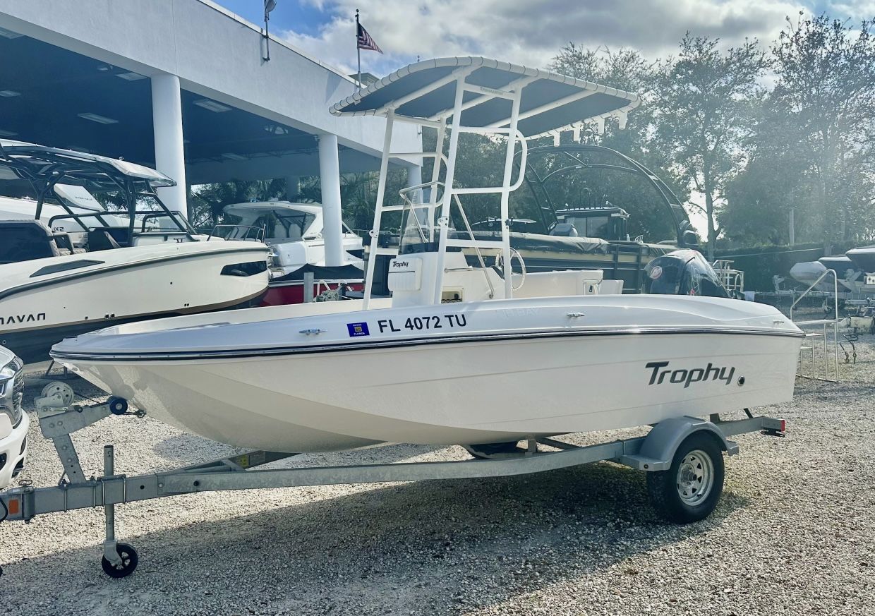 2023 Bayliner Element F 18