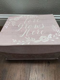 Decrotive box