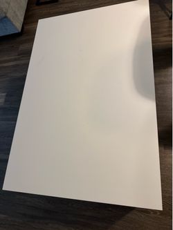 Living room coffee table for sale (BRAND NEW)