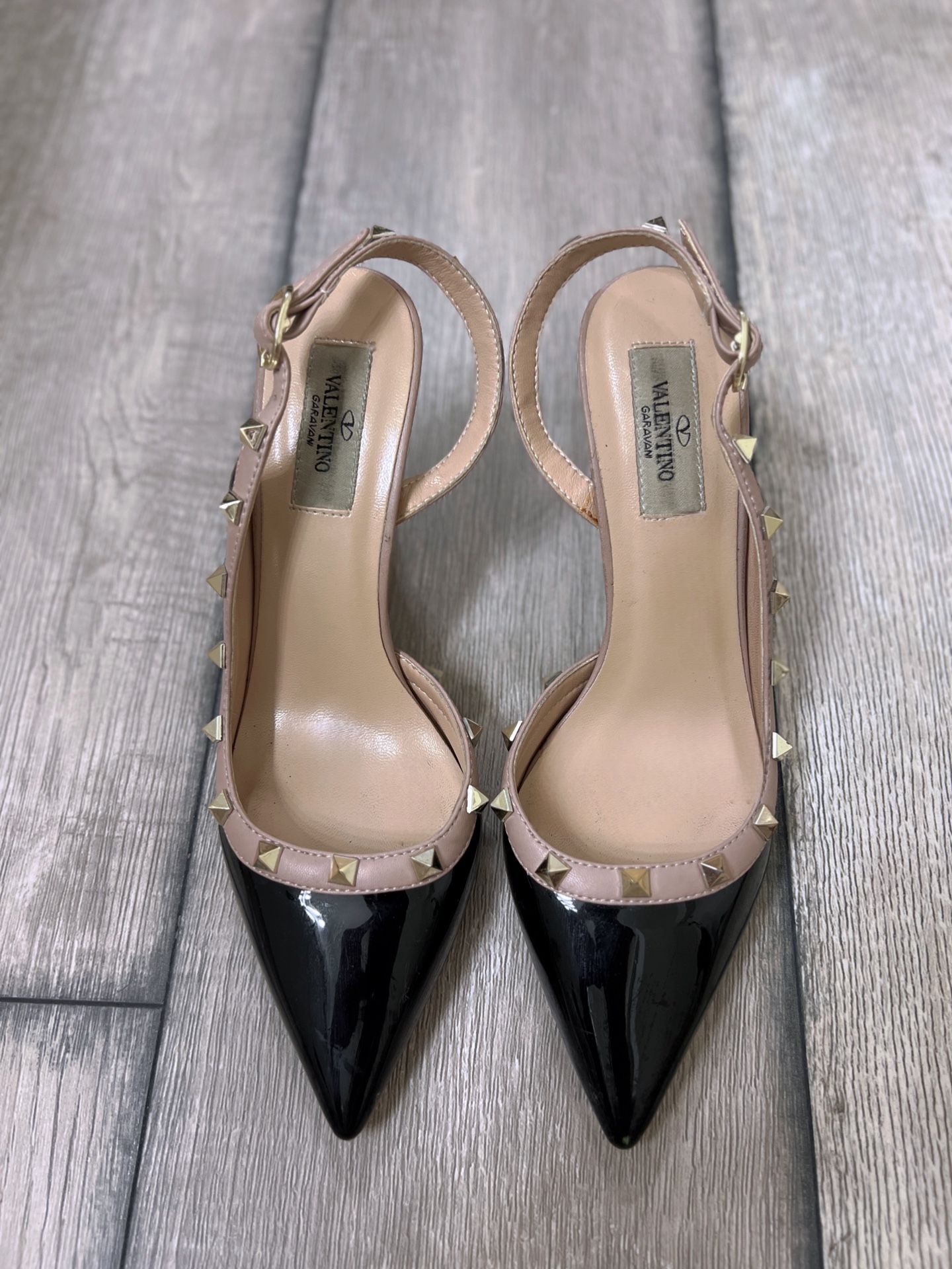 Authentic Valentino Black/Dusty Pink Patent and Leather Rockstud D'orsay Pumps Size 37