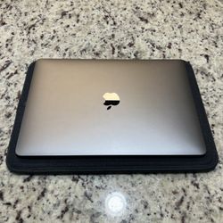 MacBook Pro (13-inch, 2020, Four Thunderbolt 3 ports)