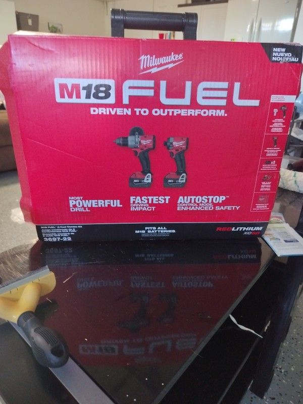 Milwaukee M18 Brushless Drill Combo Set