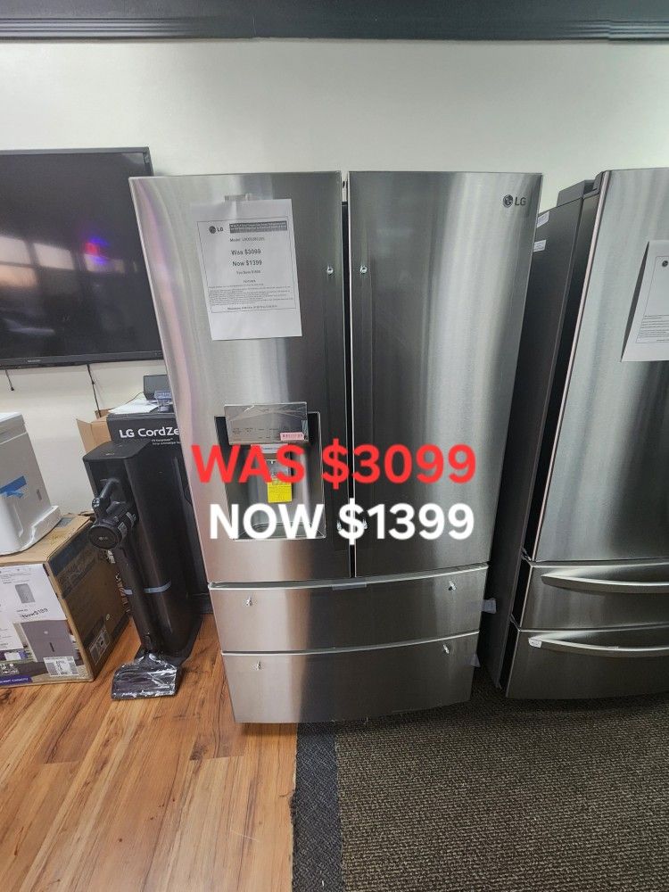 28 Cu. Ft. 4 Door French Door Smart Refrigerator With ICE AND Water Dispenser