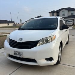 2012 Toyota Sienna