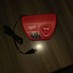 Milwaukee M12 Charger 