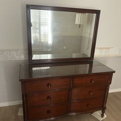 Solid 6- Drawer Desser w/ Mirror