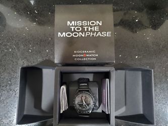 Omega x Swatch Moonswatch Mission to the Moonphase Snoopy