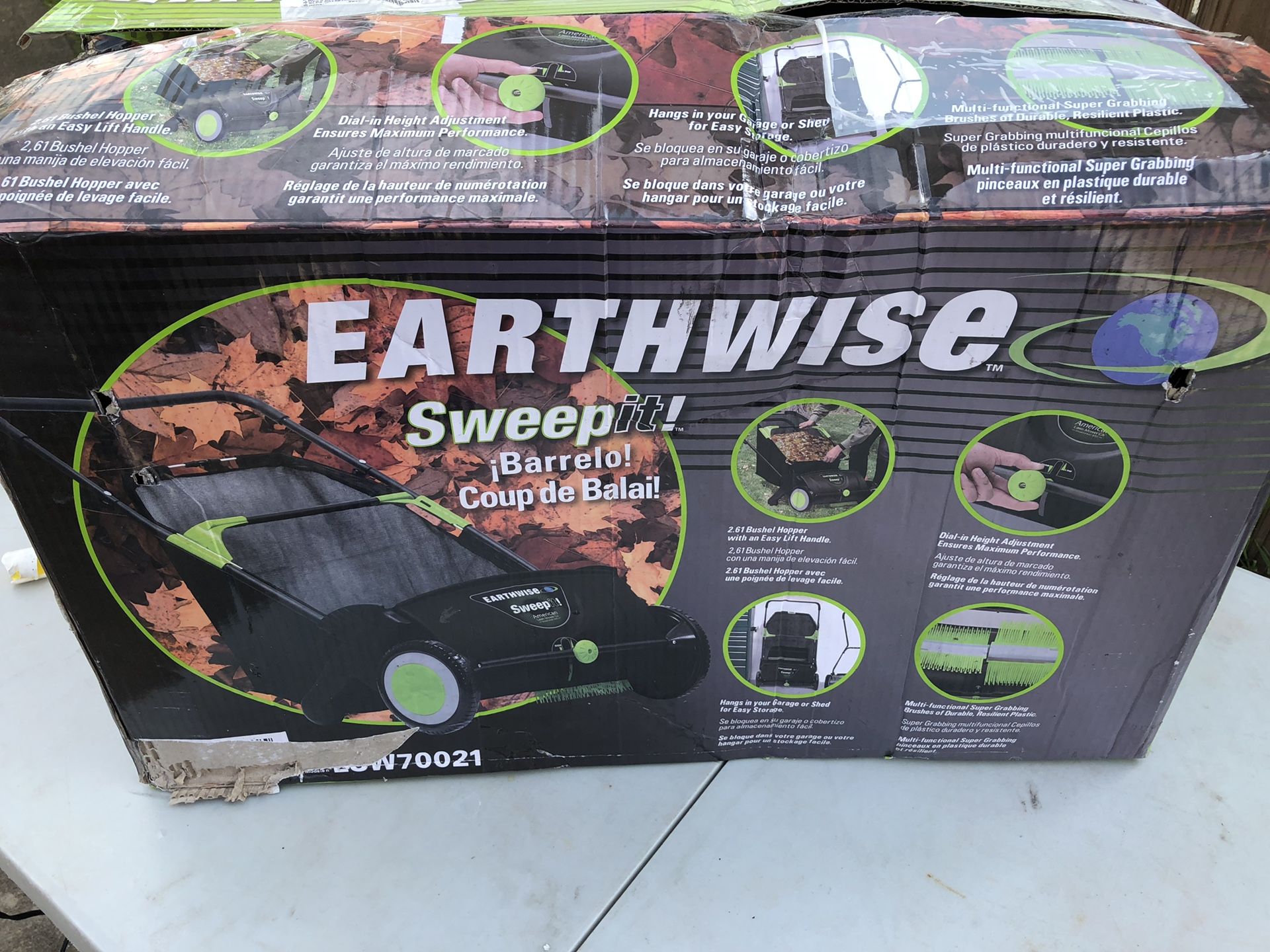 Earthwise lsw70021 21 in. SweepIt Push Lawn Sweeper with 2.61 Bushel